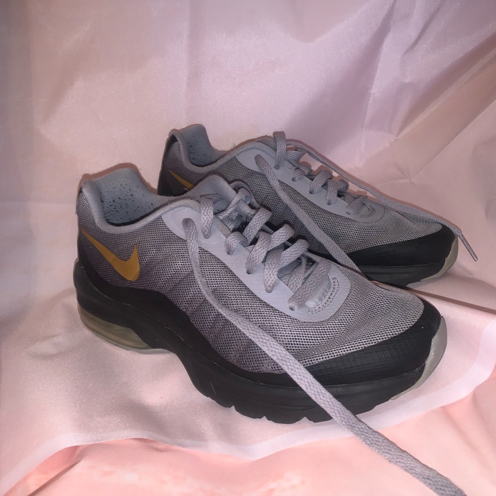 Nike Air Max Invigor Black Grey Gold